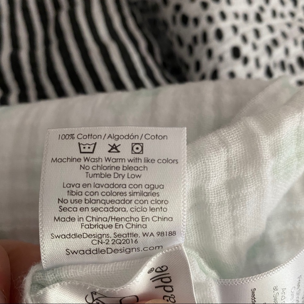 Swaddle Blankets - Picture 4 of 5